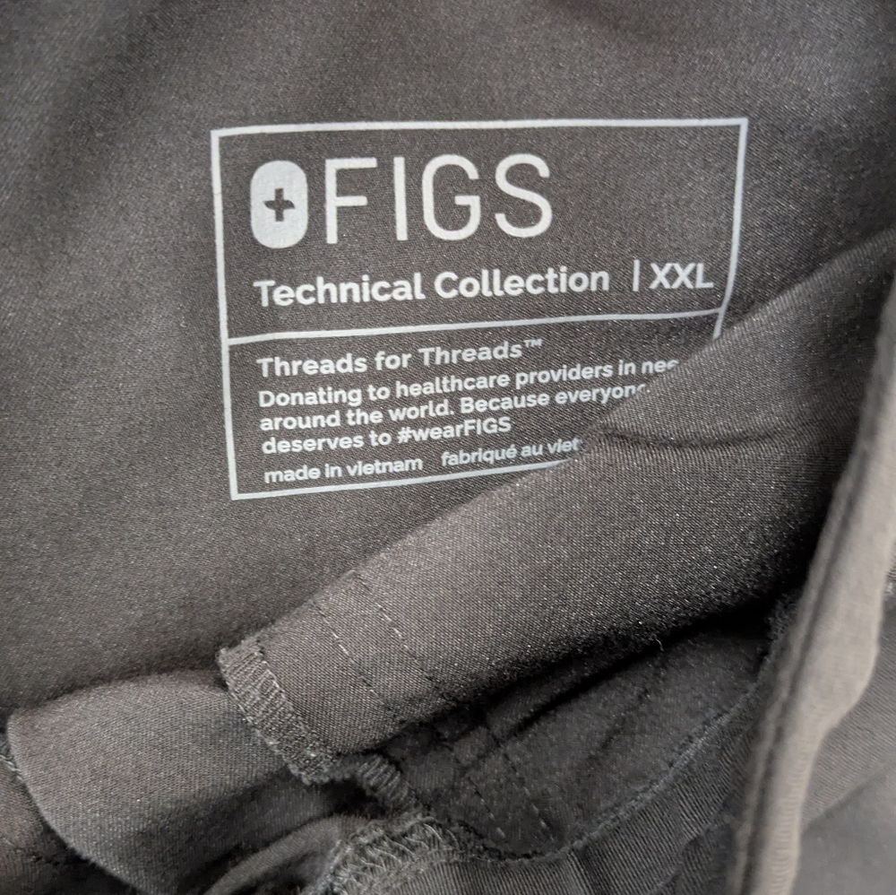 Figs Technical Collection XXL Scrub Pant In Black. High Waisted Isabel.